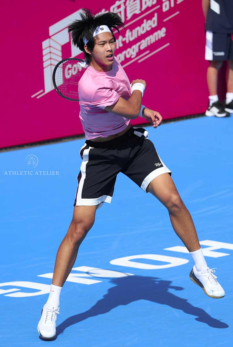 Zhou Yi in competition